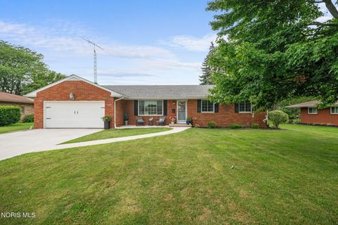 Photo of 305 Parkview Drive, Walbridge, OH 43465 (MLS # 10010799)