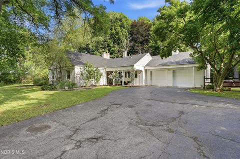 Photo of 4352 Inverdale Avenue, Toledo, OH 43607 (MLS # 10009990)