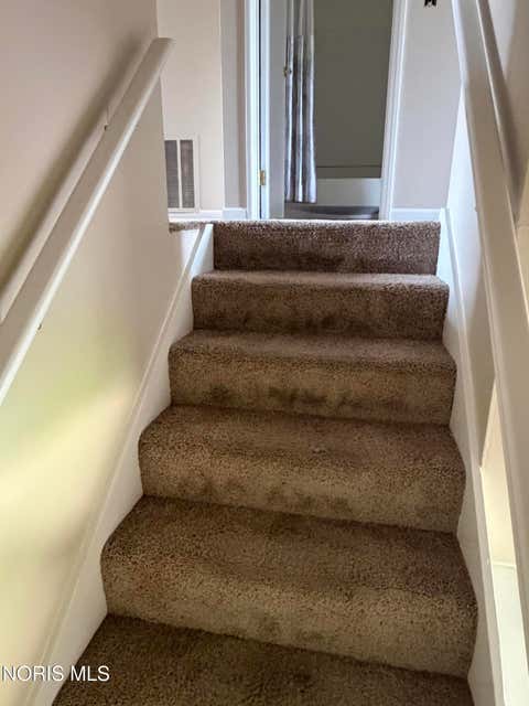Tiny photo for 6818 Fenwyck Road #Apt 4, Maumee, OH 43537 (MLS # 10012499)