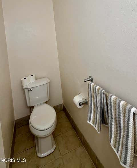 Tiny photo for 6818 Fenwyck Road #Apt 4, Maumee, OH 43537 (MLS # 10012499)