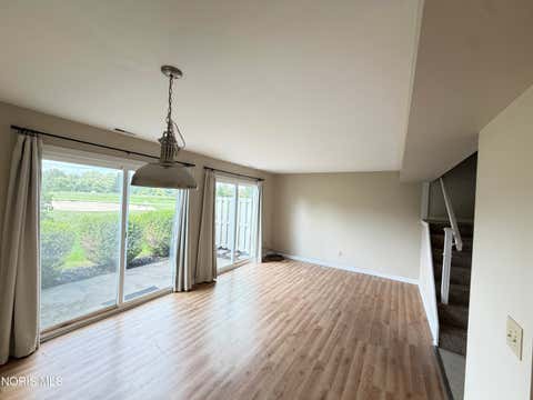 Tiny photo for 6818 Fenwyck Road #Apt 4, Maumee, OH 43537 (MLS # 10012499)