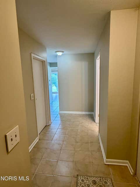 Tiny photo for 6818 Fenwyck Road #Apt 4, Maumee, OH 43537 (MLS # 10012499)