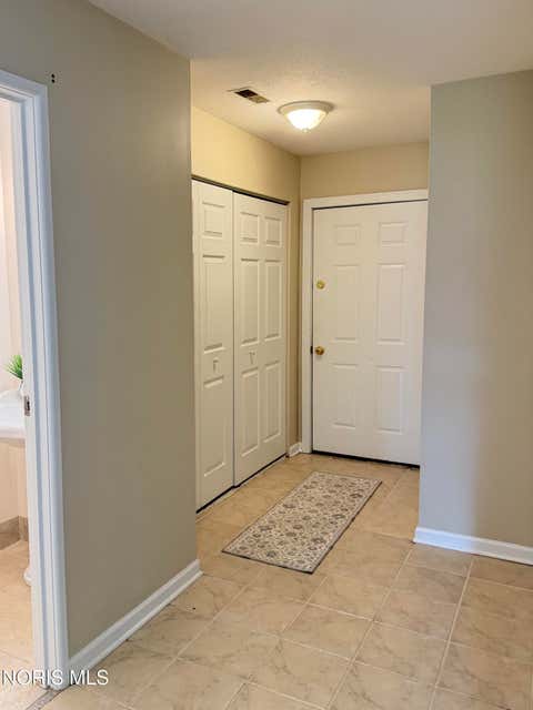 Tiny photo for 6818 Fenwyck Road #Apt 4, Maumee, OH 43537 (MLS # 10012499)