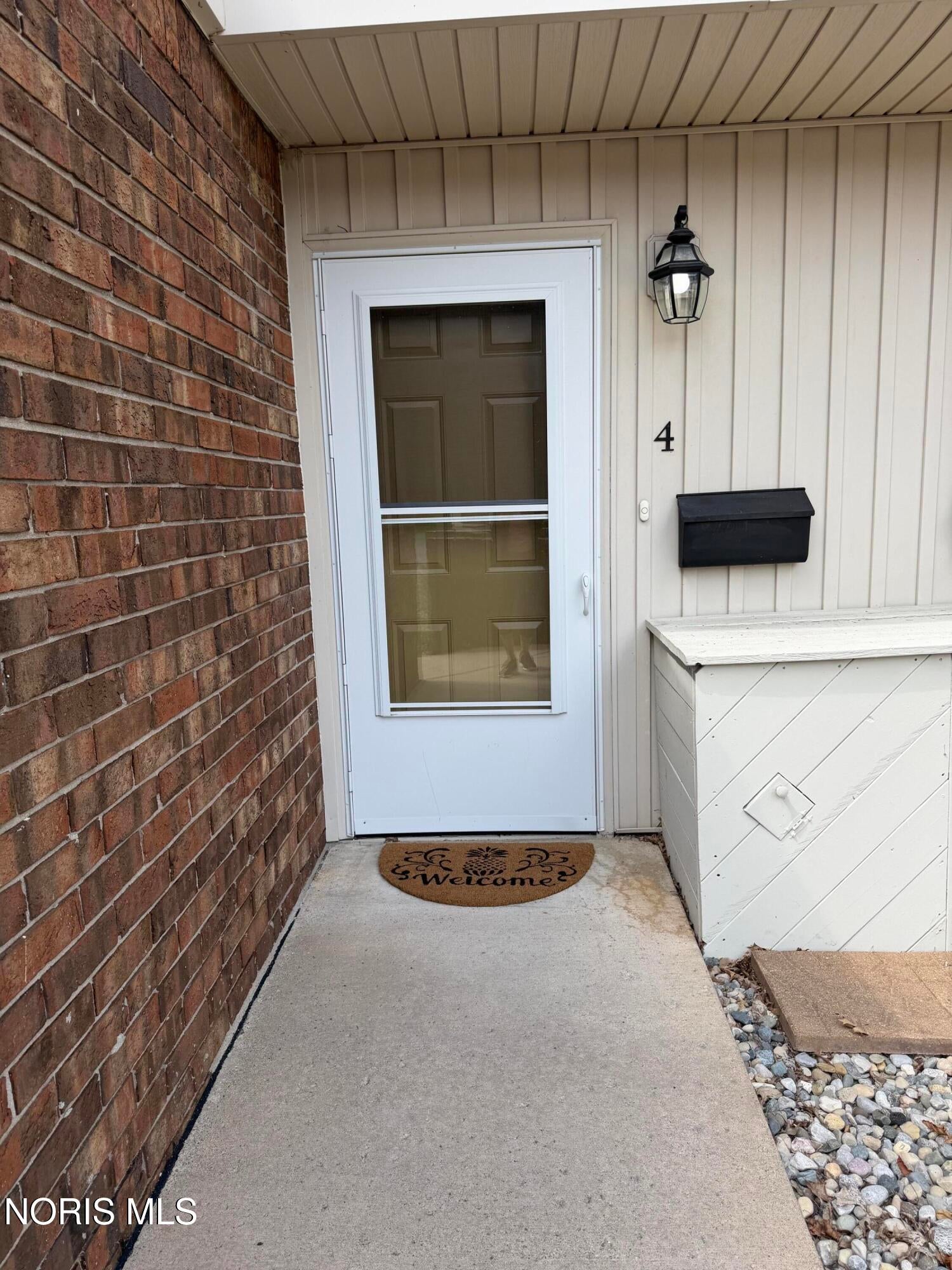 6818 Fenwyck Road Apt 4