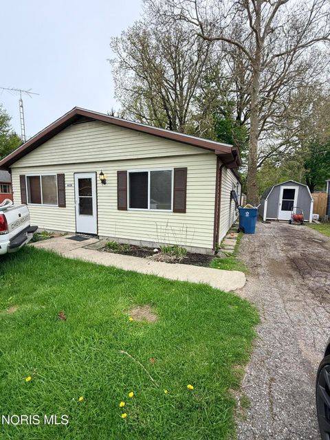 Photo of 6028 James Road, Oregon, OH 43616 (MLS # 10007030)