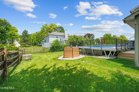 Tiny photo for 1236 Grassy Court, Rossford, OH 43460 (MLS # 10010313)