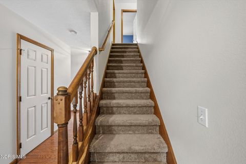 Tiny photo for 1236 Grassy Court, Rossford, OH 43460 (MLS # 10010313)