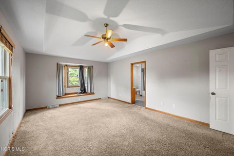 Tiny photo for 1236 Grassy Court, Rossford, OH 43460 (MLS # 10010313)