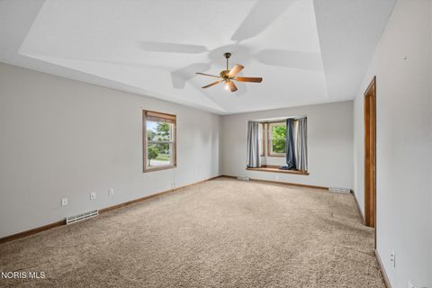 Tiny photo for 1236 Grassy Court, Rossford, OH 43460 (MLS # 10010313)