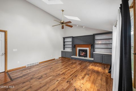 Tiny photo for 1236 Grassy Court, Rossford, OH 43460 (MLS # 10010313)