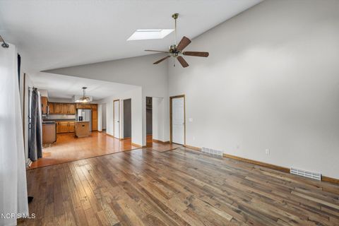 Tiny photo for 1236 Grassy Court, Rossford, OH 43460 (MLS # 10010313)