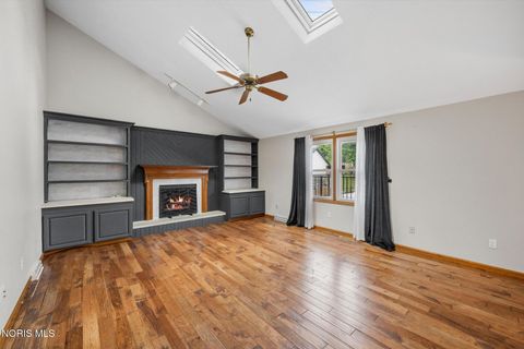 Tiny photo for 1236 Grassy Court, Rossford, OH 43460 (MLS # 10010313)