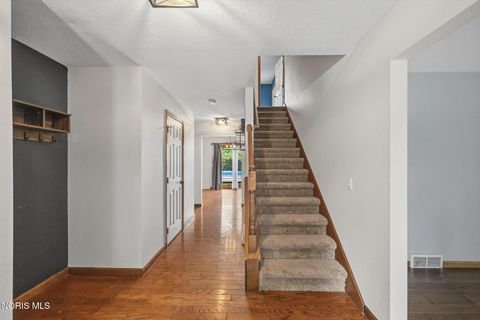 Tiny photo for 1236 Grassy Court, Rossford, OH 43460 (MLS # 10010313)