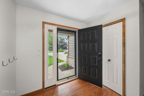 Tiny photo for 1236 Grassy Court, Rossford, OH 43460 (MLS # 10010313)