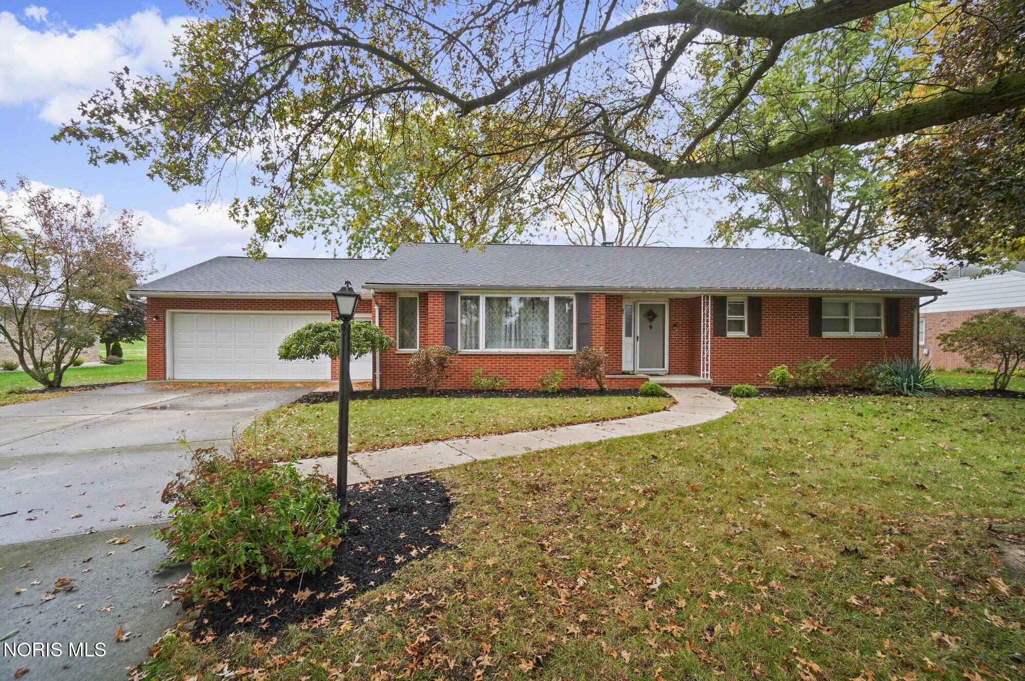 903 Country Club Drive