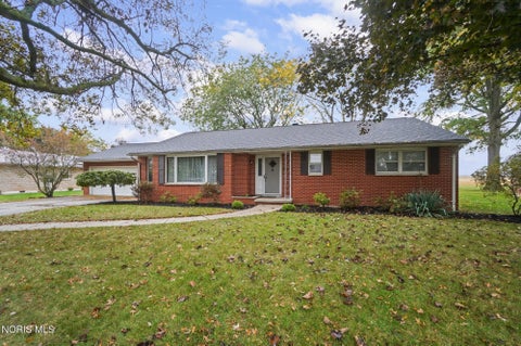 Photo of 903 Country Club Drive, Fostoria, OH 44830 (MLS # 10014855)