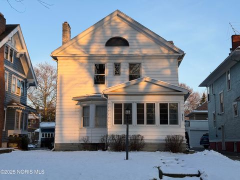 2512 Robinwood Avenue Toledo OH 43610