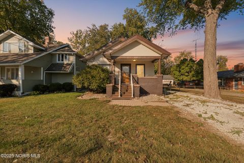 Photo of 2057 Blanche Drive, Oregon, OH 43616 (MLS # 6137003)