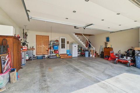 Tiny photo for 384 Marilyn Drive, Findlay, OH 45840 (MLS # 10007499)