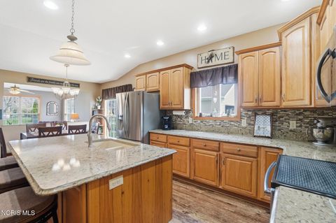 Tiny photo for 384 Marilyn Drive, Findlay, OH 45840 (MLS # 10007499)