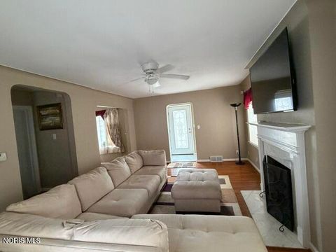 Tiny photo for 2515 Goddard Road, Toledo, OH 43606 (MLS # 10006466)