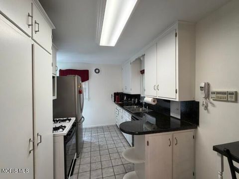 Tiny photo for 2515 Goddard Road, Toledo, OH 43606 (MLS # 10006466)