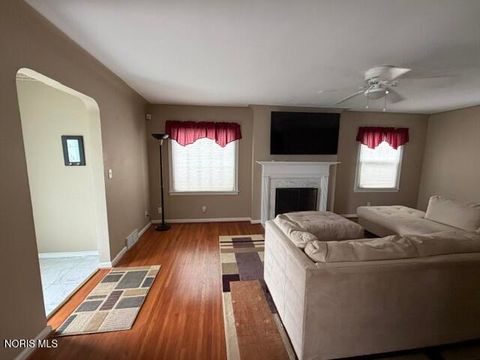 Tiny photo for 2515 Goddard Road, Toledo, OH 43606 (MLS # 10006466)