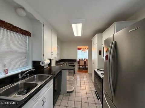 Tiny photo for 2515 Goddard Road, Toledo, OH 43606 (MLS # 10006466)