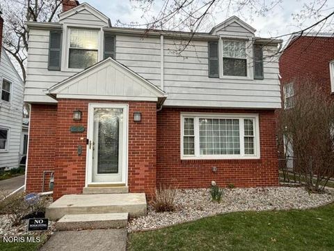 Tiny photo for 2515 Goddard Road, Toledo, OH 43606 (MLS # 10006466)