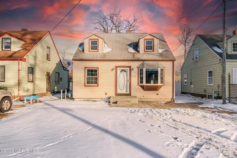 Photo of 933 Fries Avenue, Toledo, OH 43609 (MLS # 10003181)