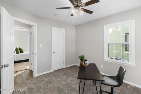 Tiny photo for 933 Fries Avenue, Toledo, OH 43609 (MLS # 10003181)