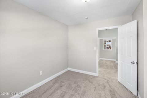 Tiny photo for 933 Fries Avenue, Toledo, OH 43609 (MLS # 10003181)