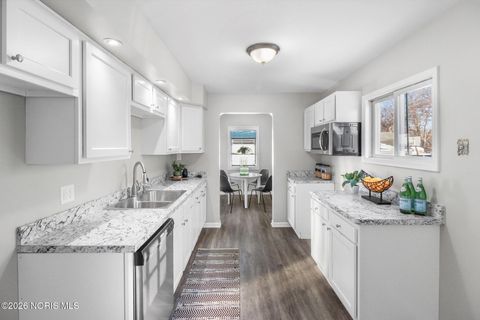 Tiny photo for 933 Fries Avenue, Toledo, OH 43609 (MLS # 10003181)