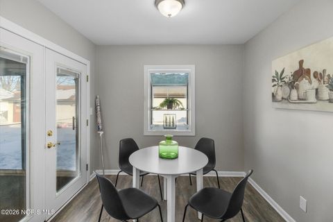 Tiny photo for 933 Fries Avenue, Toledo, OH 43609 (MLS # 10003181)