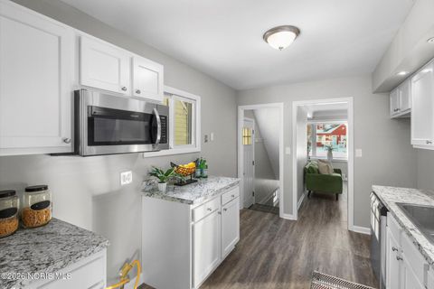 Tiny photo for 933 Fries Avenue, Toledo, OH 43609 (MLS # 10003181)