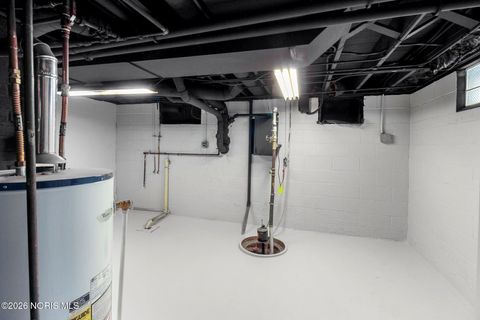 Tiny photo for 933 Fries Avenue, Toledo, OH 43609 (MLS # 10003181)