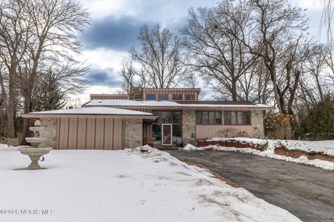 Photo of 5021 Rudgate Boulevard, Toledo, OH 43623 (MLS # 10004075)