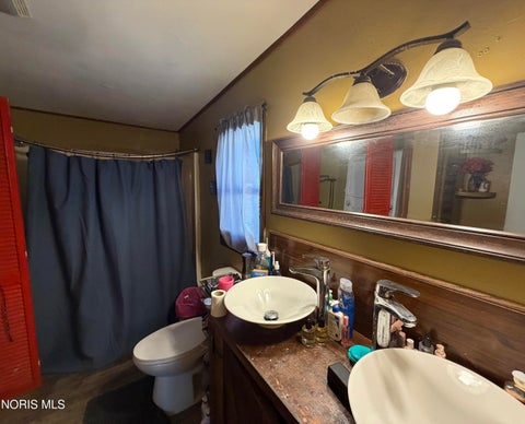 Tiny photo for 1920 Norcross Drive, Northwood, OH 43619 (MLS # 10014503)