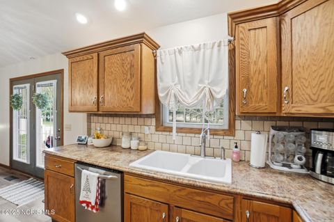 Tiny photo for 239 Thimbleberry Drive, Findlay, OH 45840 (MLS # 10002529)