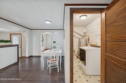 Tiny photo for 733 Conneaut Avenue, Bowling Green, OH 43402 (MLS # 10000396)