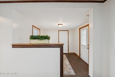 Tiny photo for 733 Conneaut Avenue, Bowling Green, OH 43402 (MLS # 10000396)