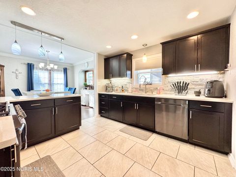 Tiny photo for 2000 Alvin Street, Toledo, OH 43607 (MLS # 10000594)
