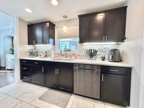 Tiny photo for 2000 Alvin Street, Toledo, OH 43607 (MLS # 10000594)