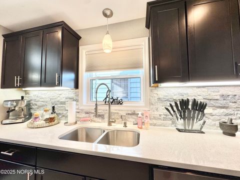 Tiny photo for 2000 Alvin Street, Toledo, OH 43607 (MLS # 10000594)
