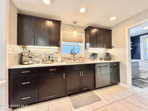 Tiny photo for 2000 Alvin Street, Toledo, OH 43607 (MLS # 10000594)
