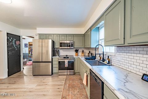 Tiny photo for 1680 Woodhurst Drive, Toledo, OH 43614 (MLS # 10010514)