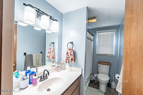 Tiny photo for 1680 Woodhurst Drive, Toledo, OH 43614 (MLS # 10010514)