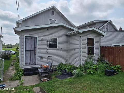 Tiny photo for 1274 Campbell Street, Toledo, OH 43607 (MLS # 10011872)