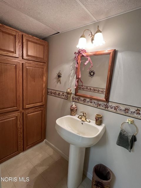 Tiny photo for 6060 Dixon Avenue, Toledo, OH 43613 (MLS # 10005296)