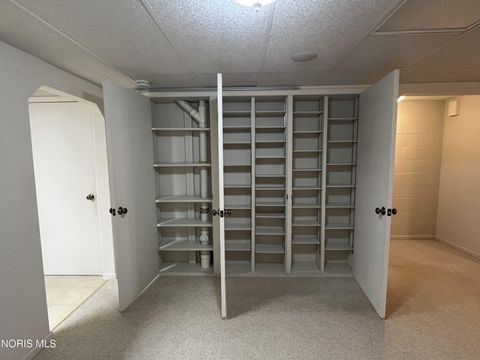 Tiny photo for 6060 Dixon Avenue, Toledo, OH 43613 (MLS # 10005296)